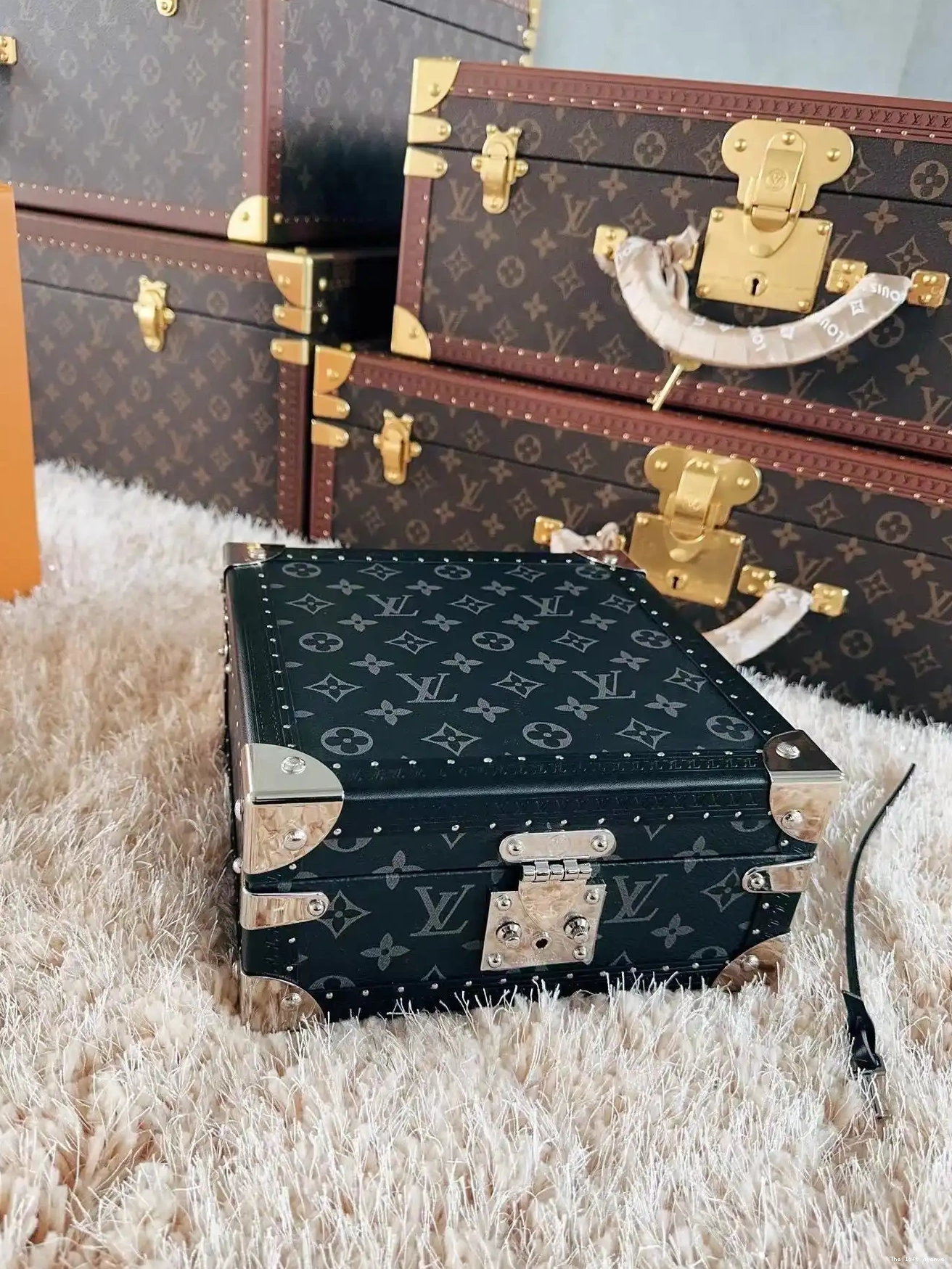 CUSTOM JEWELRY LV BOX BLACK 0628